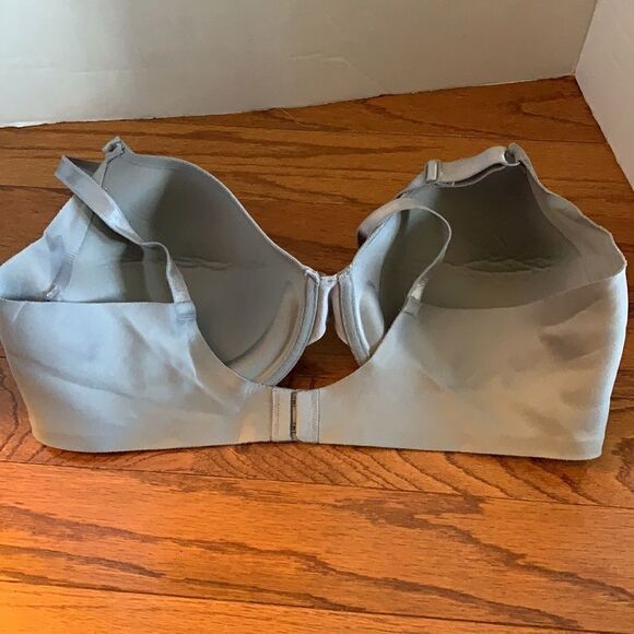 Warner’s 40C bra  - Picture 2 of 5